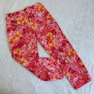 Ninety women’s size 14 pink Hawaiian hibiscus flower tropical cropped pants